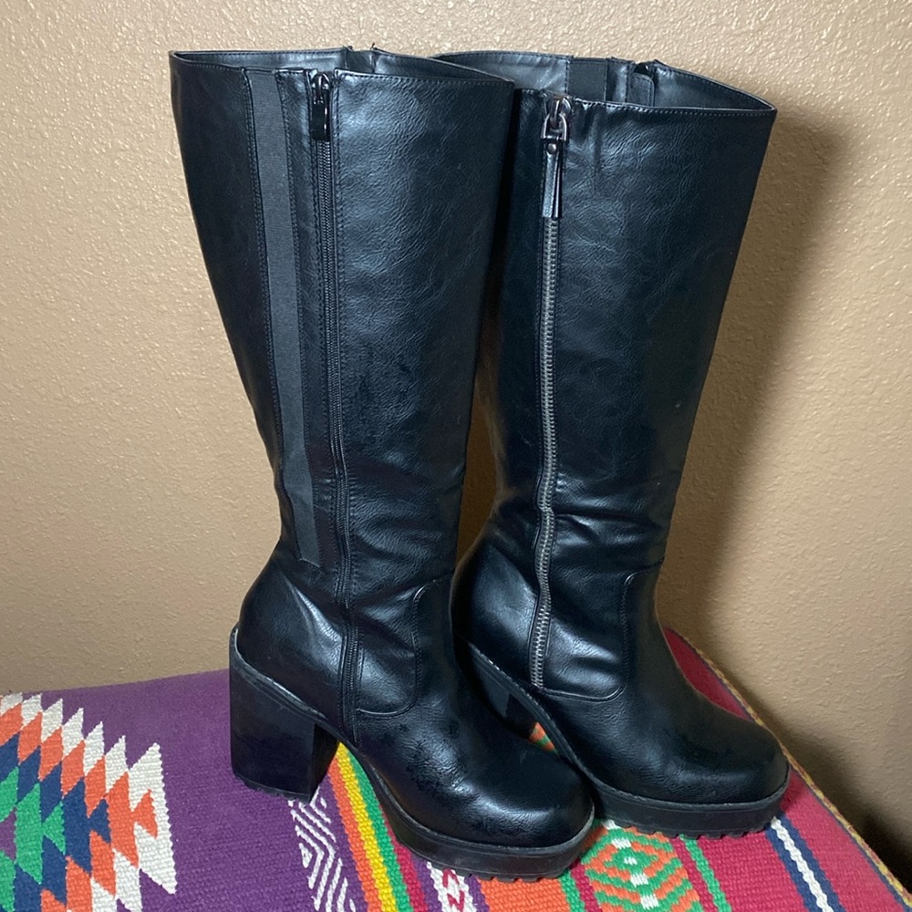 Torrid 9w black boots